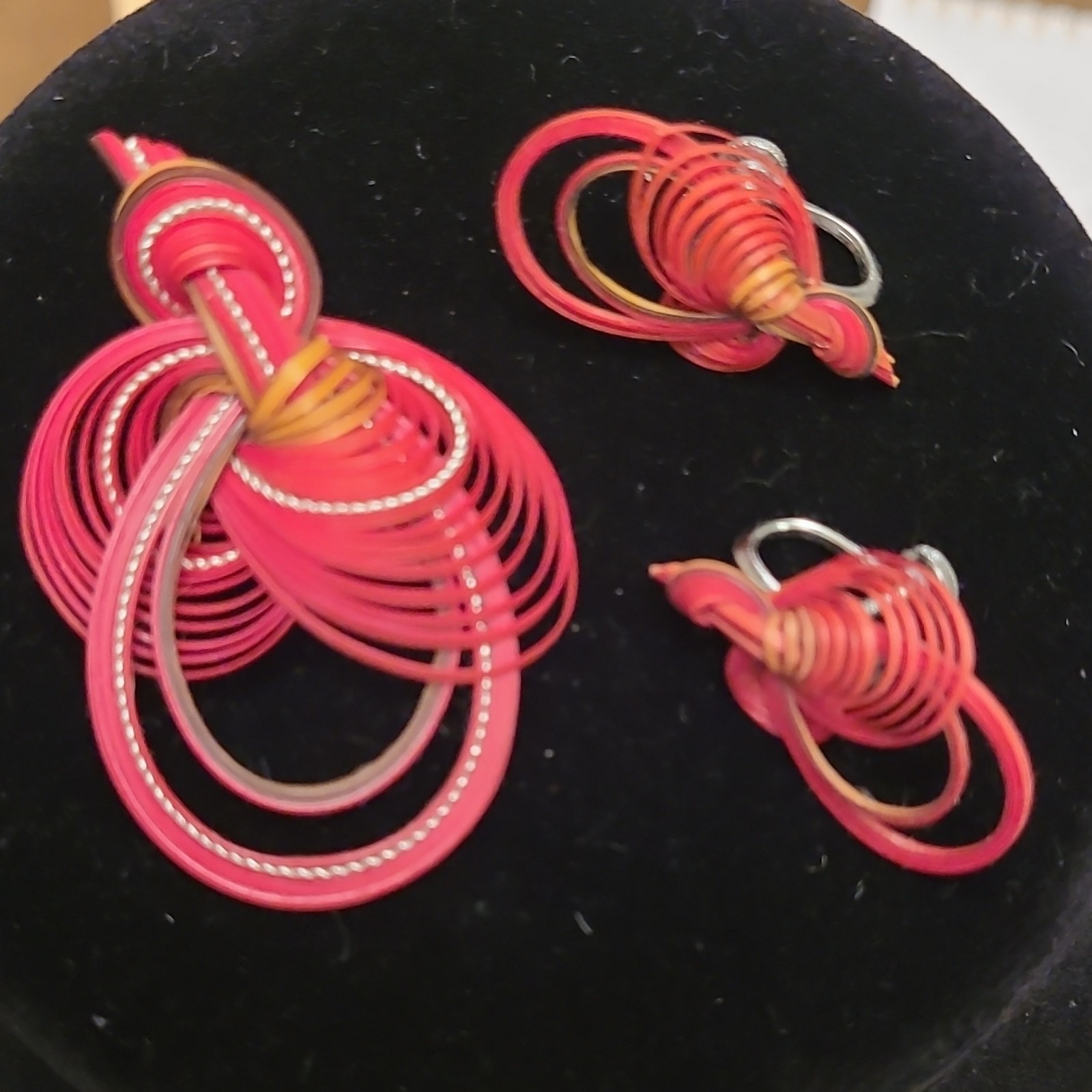 Vintage Signed Red Reed Bamboo Loop Pin Brooch & Screw-Back Earrings Set Women
