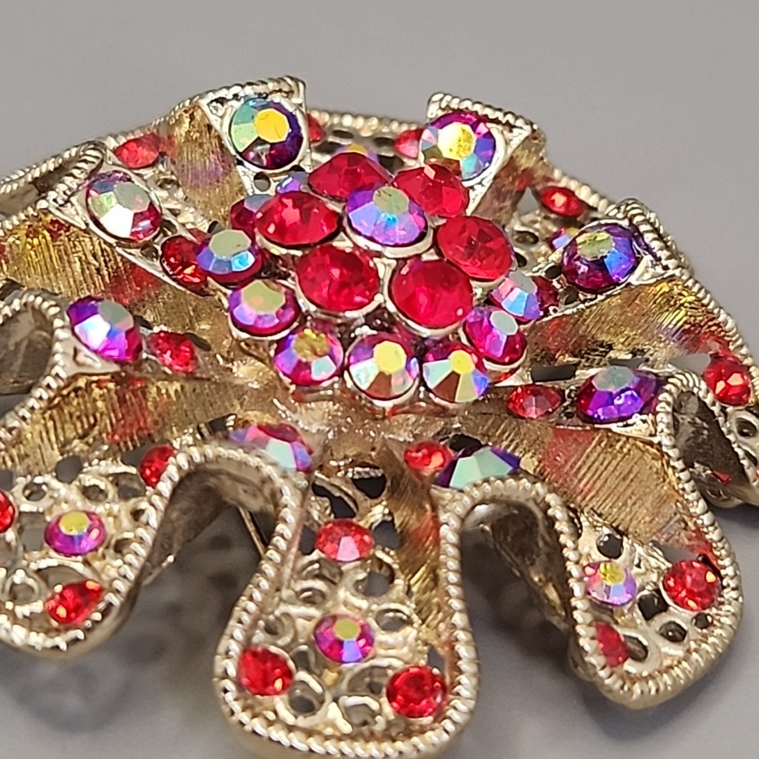 Vintage Rhinestone Brooch AB Red Bead Gold Tone Round Ruffle Wavy 2 1/8″