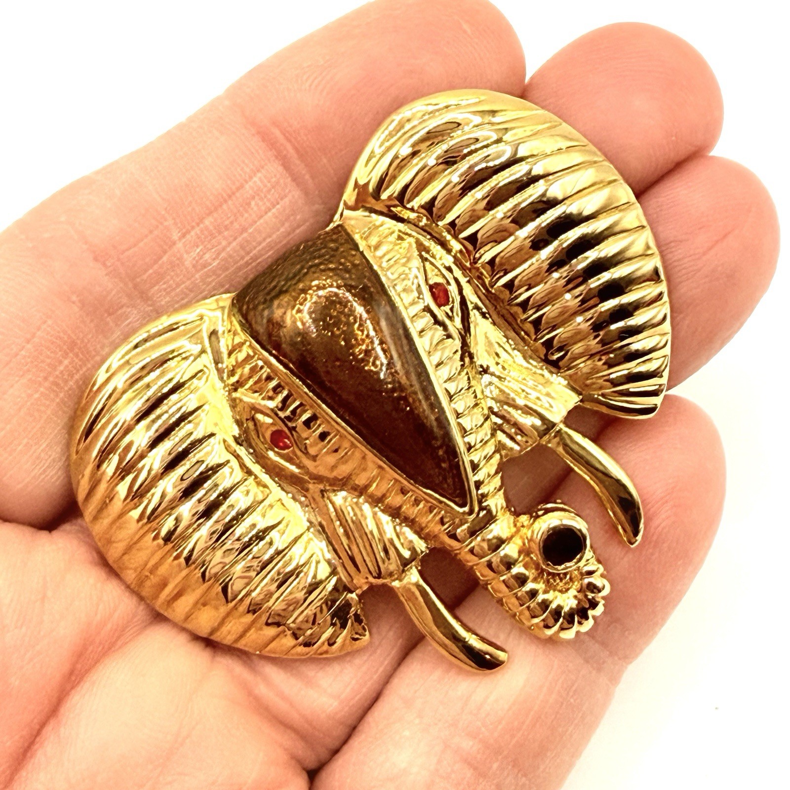 Vtg Goldtone Brooch Pin Elephant Head Textured Tusks Enamel Red Eyes Shiny Z