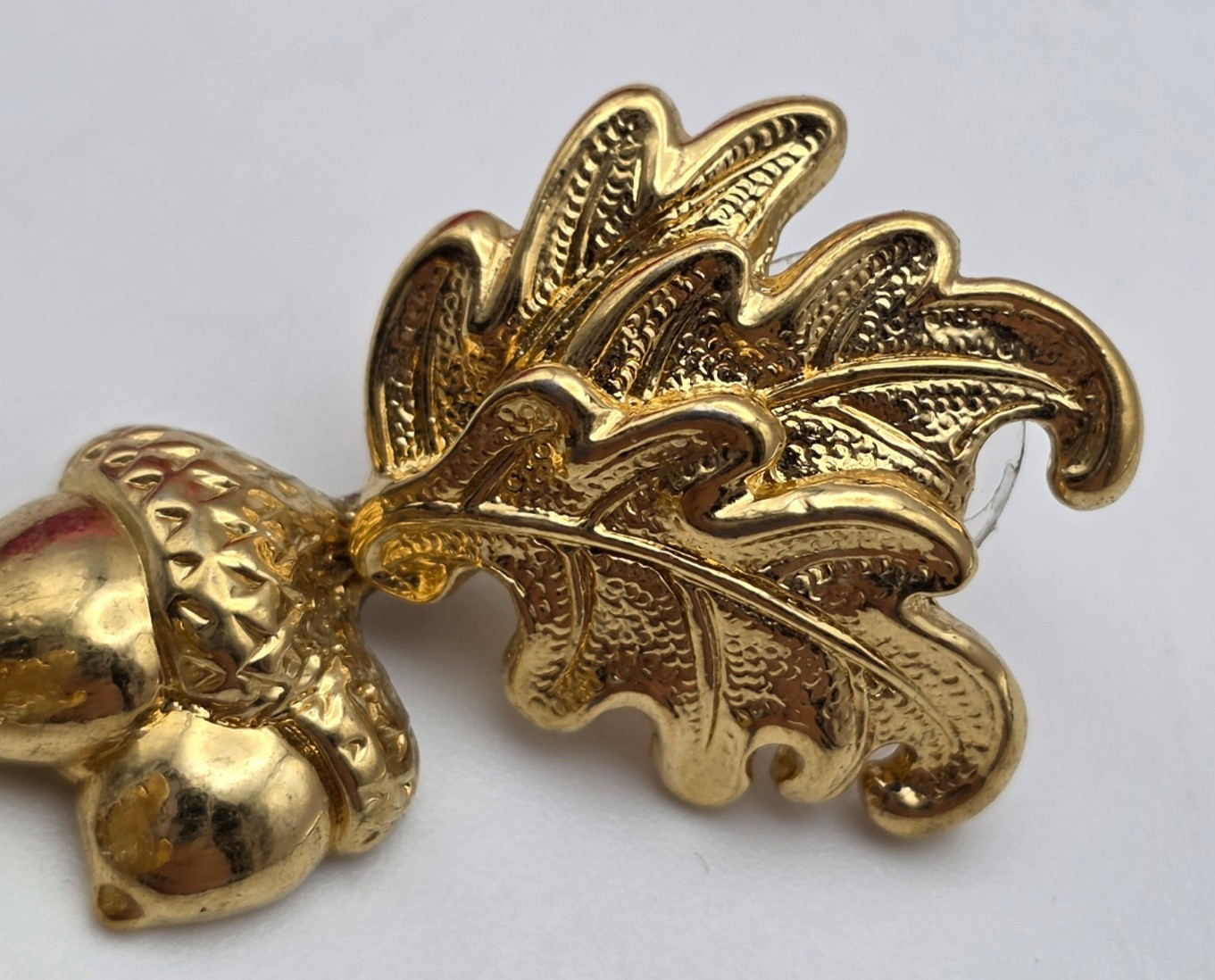 Vintage Gold Tone Oak Leaf Double Acorn Dangle Drop Earrings Nature Autumn 1.25″