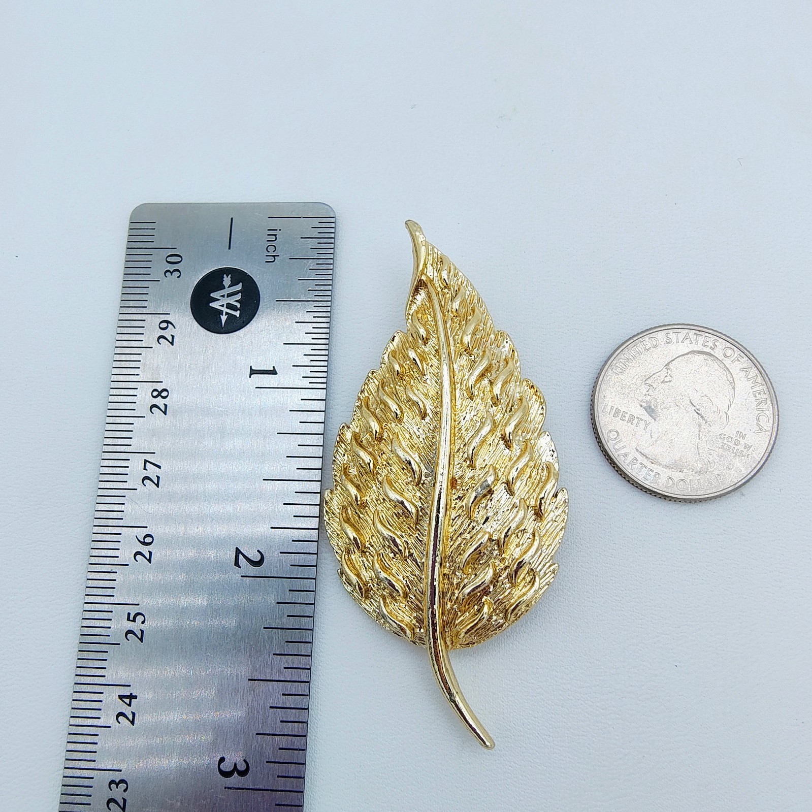 Vintage Gold Tone Leaf Brooch Nature Botanical Organic Chic Autumn Sculptural