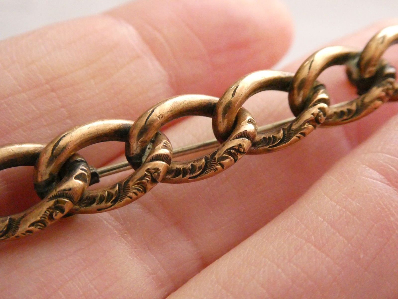 Antique Unmarked 12k Gold Fill Victorian Chased Loops Pin 6.7g 56mm Length