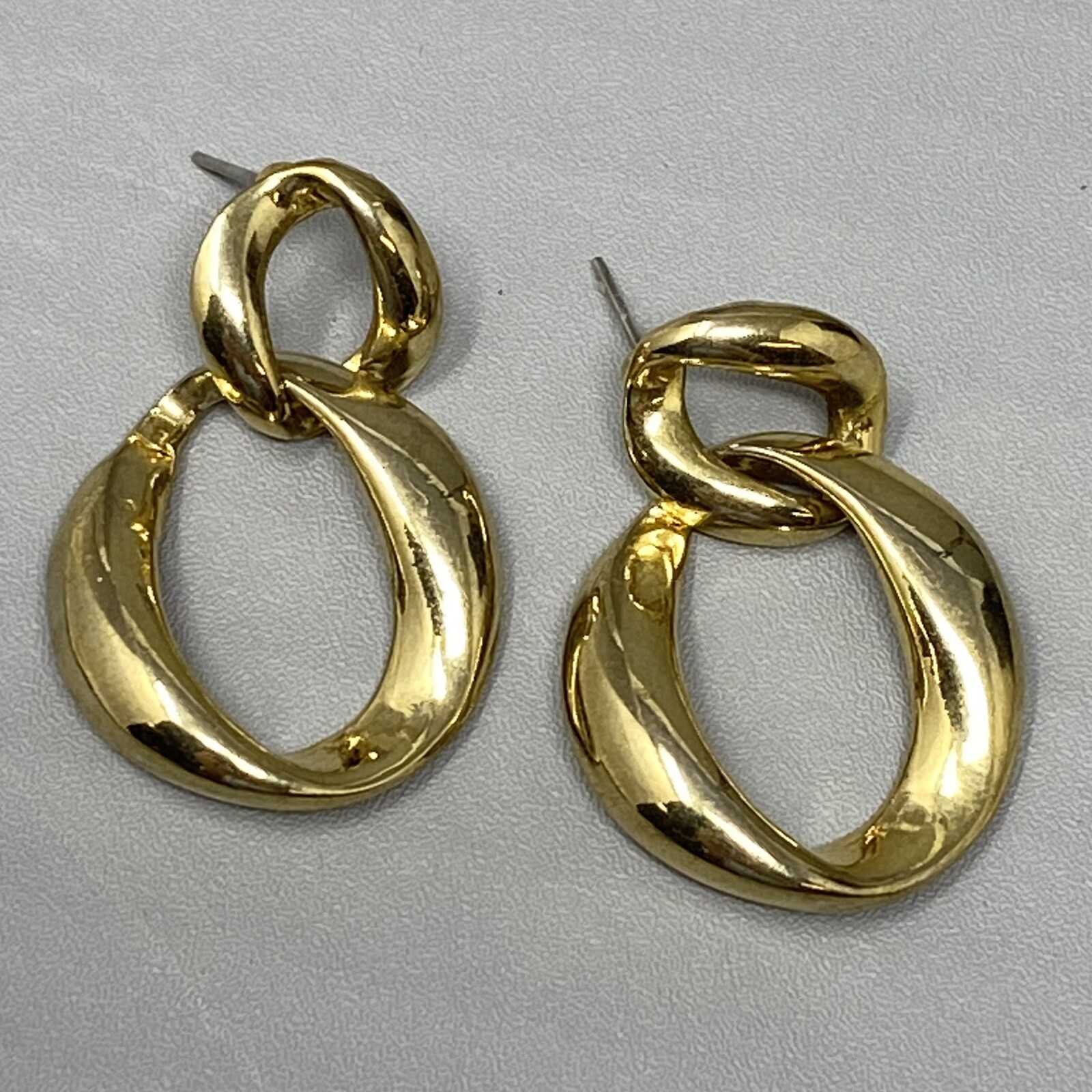 Chain Link Earrings Pierced Shiny Gold Tone Retro Dangle Drop Classic