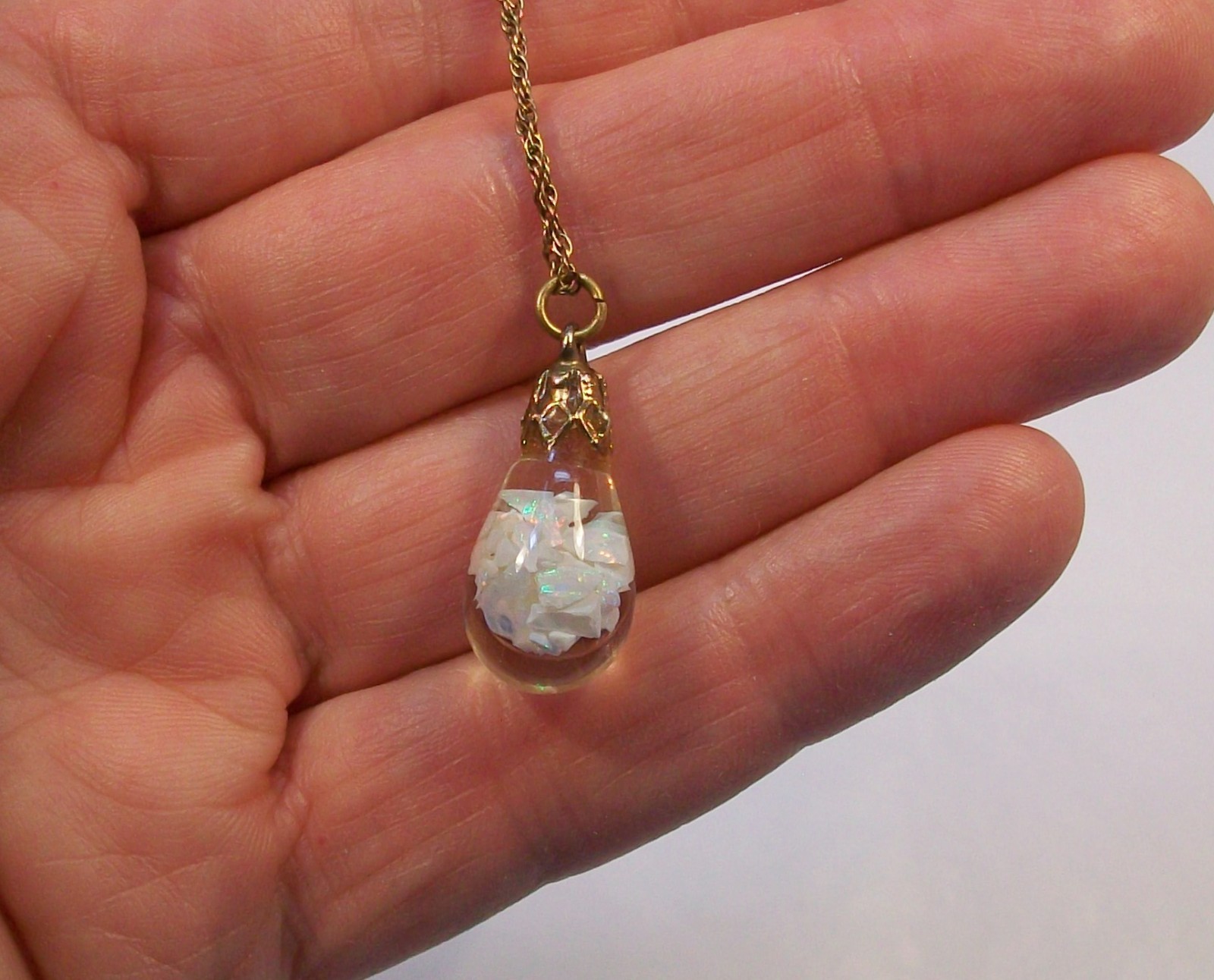 Vintage FLOATING OPAL Teardrop Pendant Gold Filled 18″ Chain Necklace