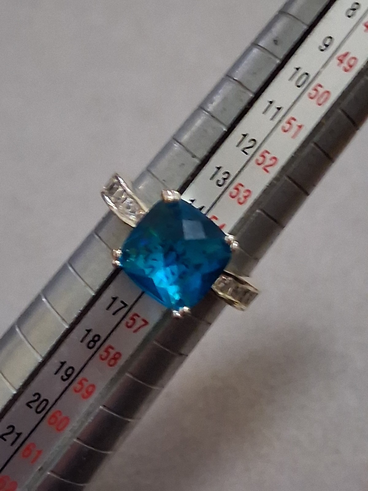 Blue cushion-cut glass stone ring w/clear stone accents, silverplate, SZ_7