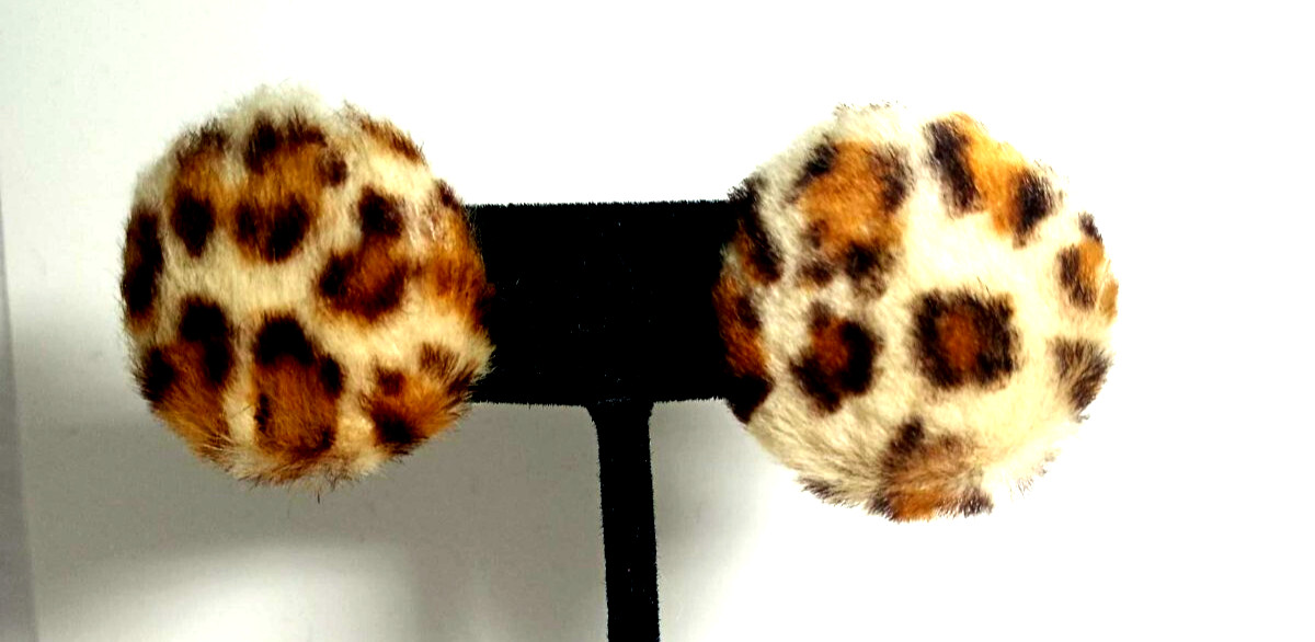 Vintage FUN FUR ! Leopard Faux Fur Clip on 1″ Earrings