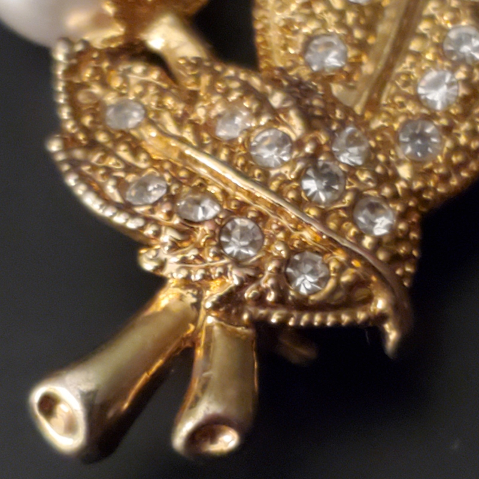 Vintage Goldtone Pin Faux Pearl and Rhinestone Leaf Shape Brooch 1 1/2 inch EUC