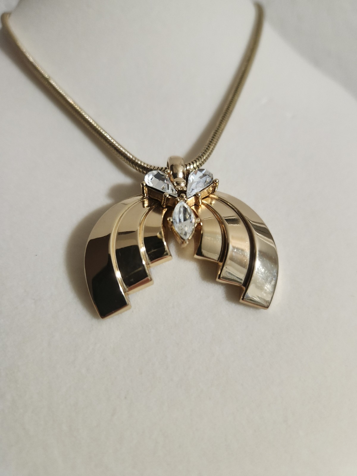 Christian Dior Vintage Gold Tone Costume Necklace Pendant Rhinestones 15-17”