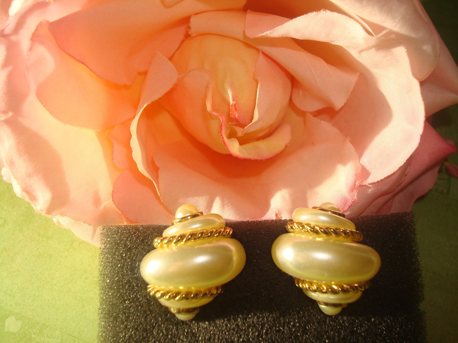 VTG.SIGNED”REPLICA”Made in ITALY NAUTILUS,SHELL,SNAIL F/PEARL EARRINGS GOLD/Plt.