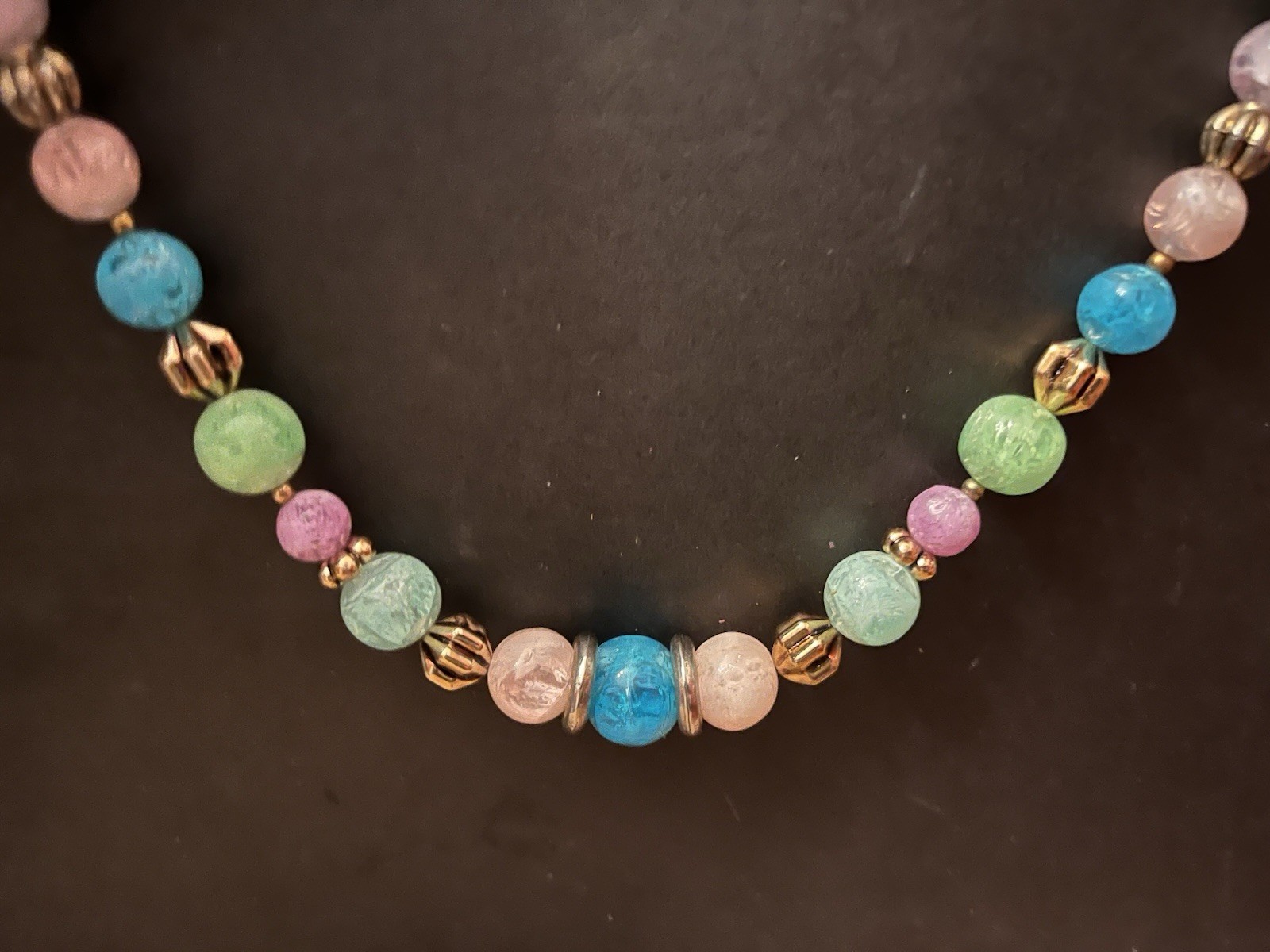 Mid century beaded vintage necklace with marbled lucite beads in pastel colors