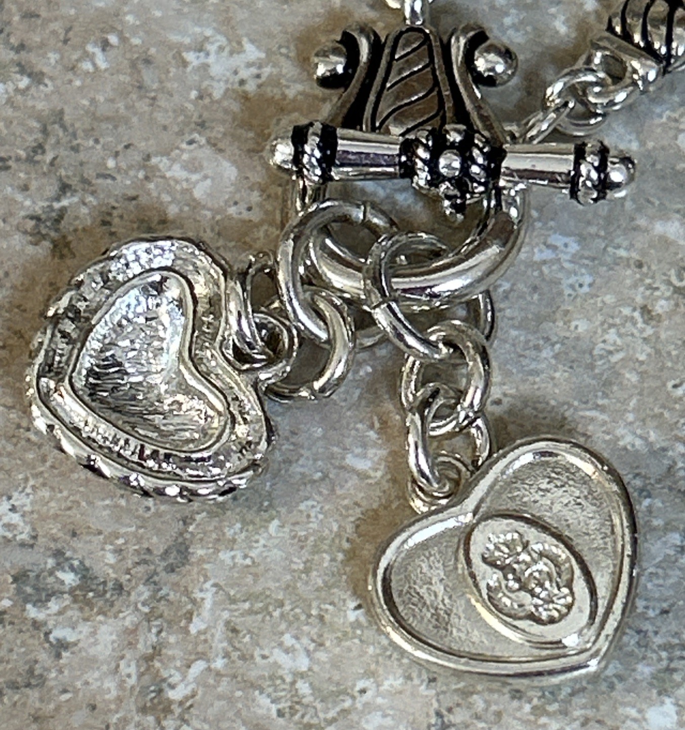 Premier Designs VTG Silver Tone Toggle Closure Heart Charm 16” Necklace EUC!