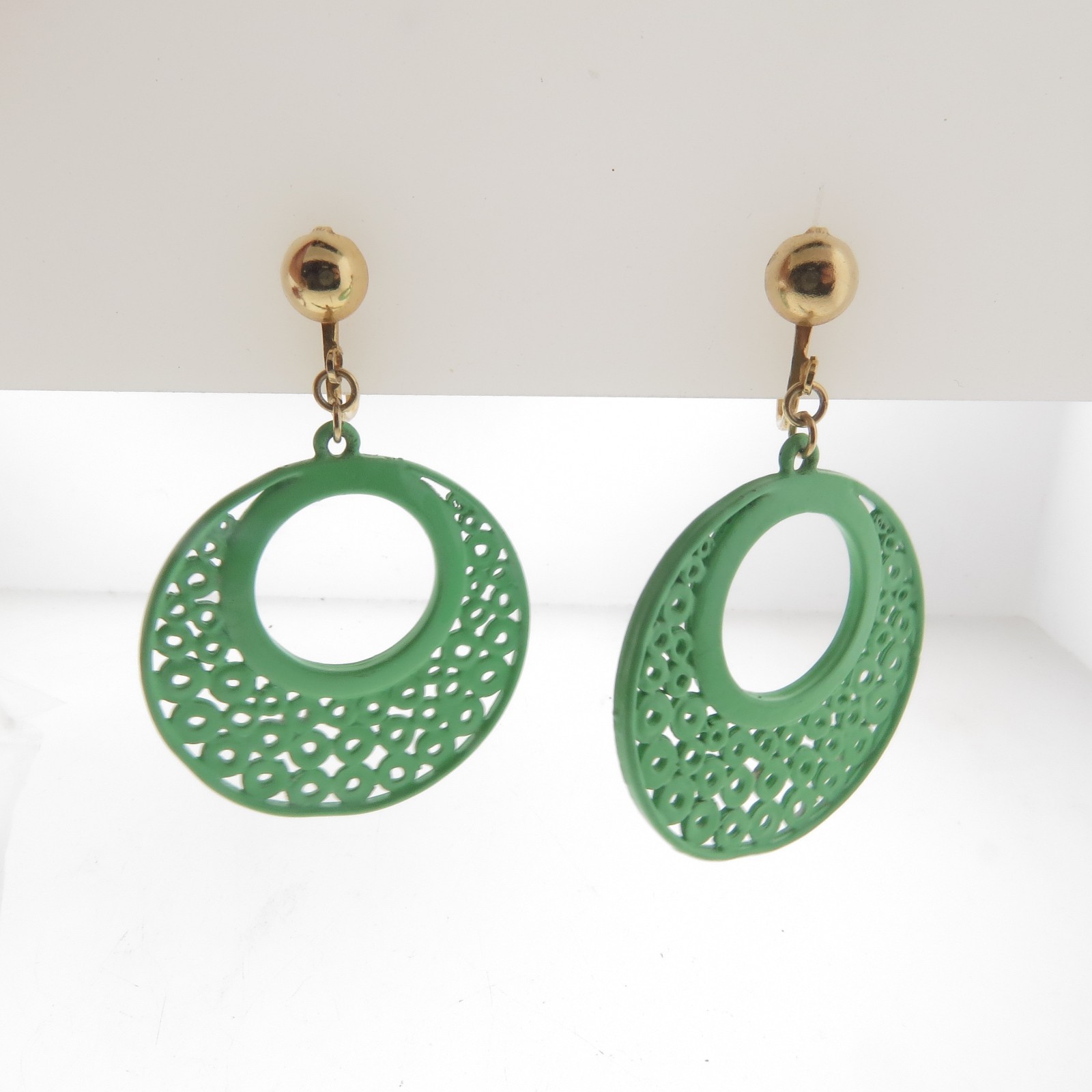 Vintage Clip On Earrings in Green Filigree Circle Dangle 1.5*2 inch