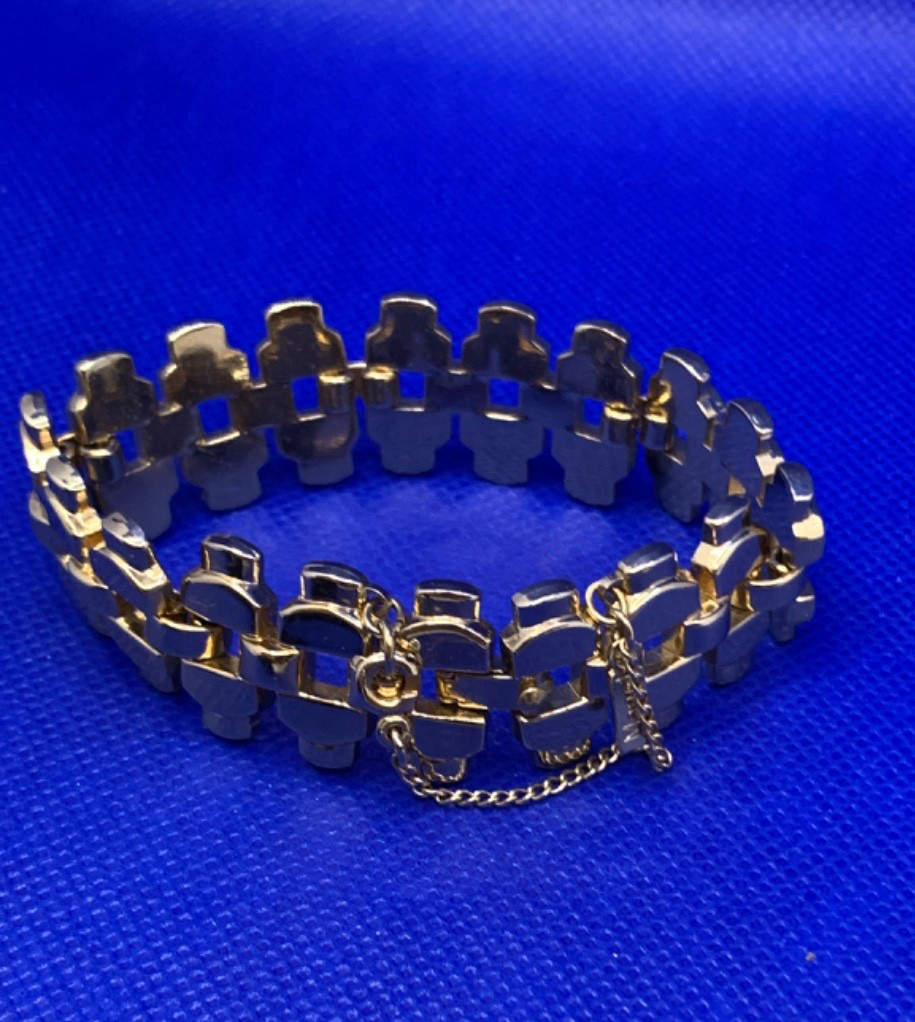 Vintage Monet Bracelet Articulated Gate Link Chain Gold Plated – wSafetyChain