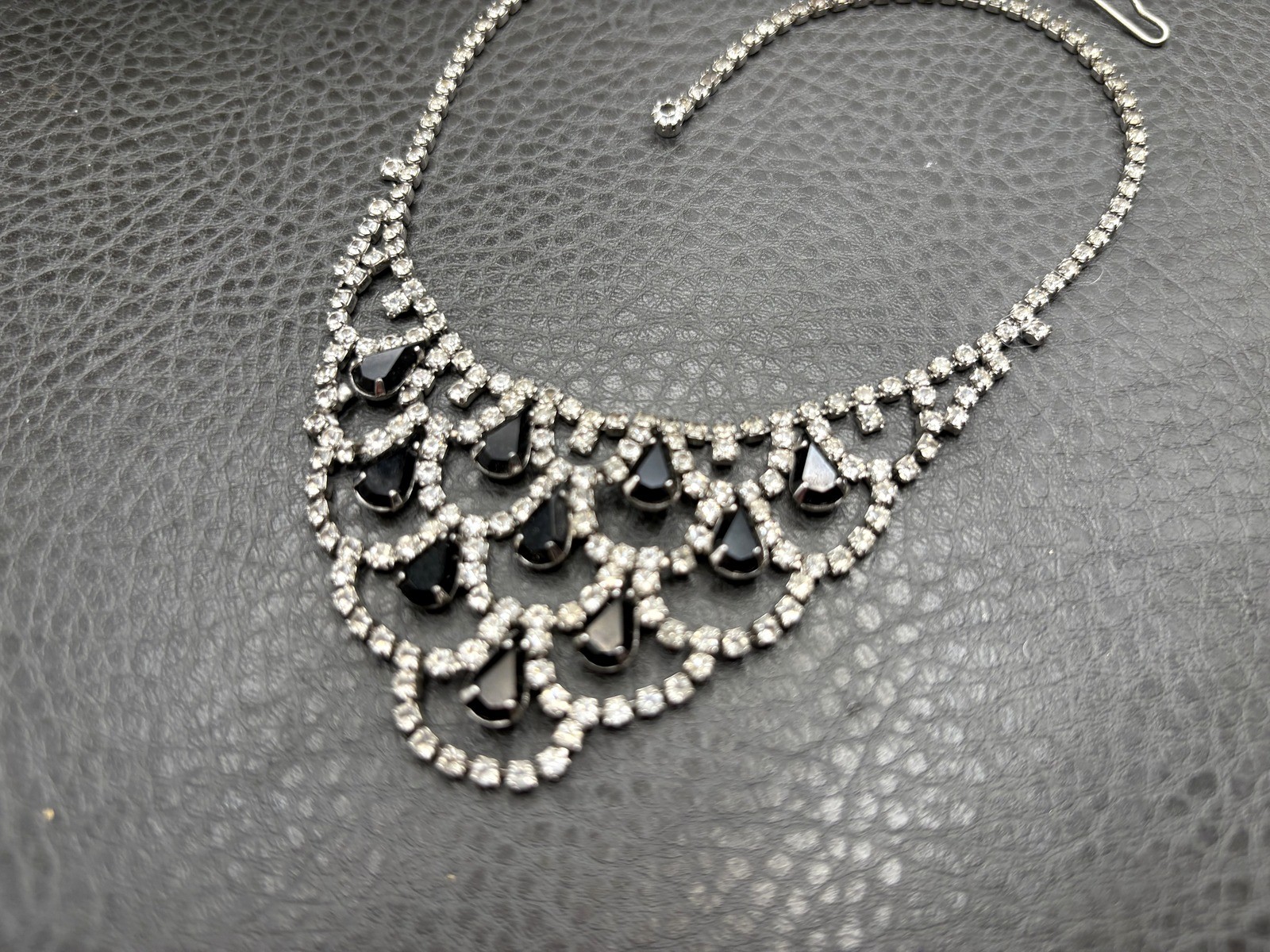 Vintage Rhinestone Crystal Black Clear Statement Necklace Silver Tone Bib READ