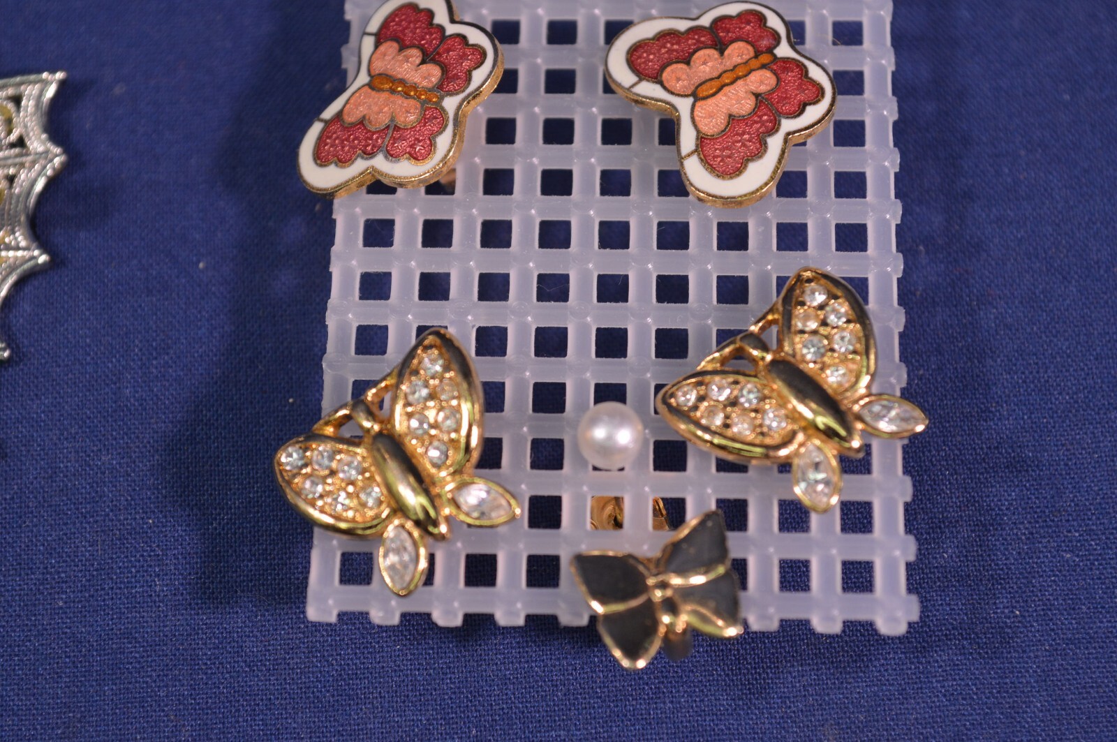 2 Butterfly Brooch Pins Green & Yellow,3 Prs Earrings Gold & Red,J12