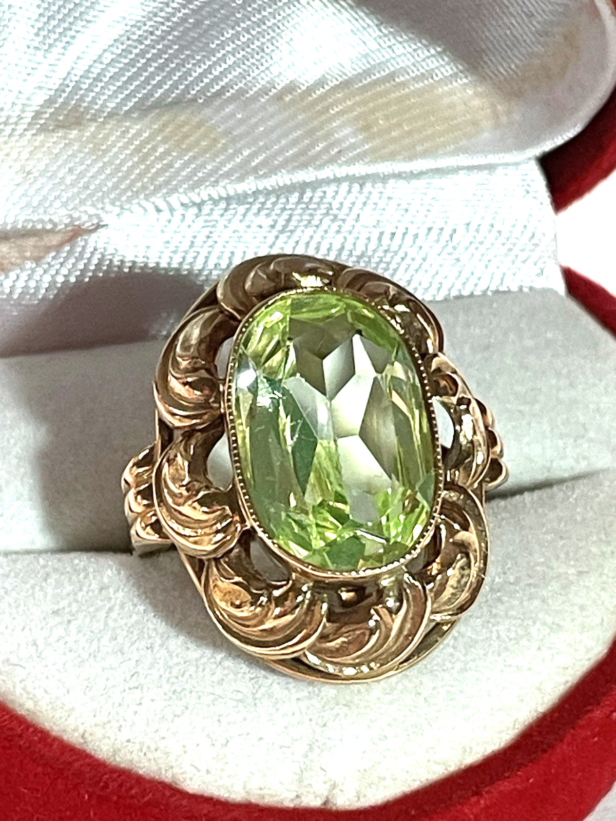 Vintage Mid Century 14k Yellow Gold Austrian Uranium Glass Cocktail Ring Size 5