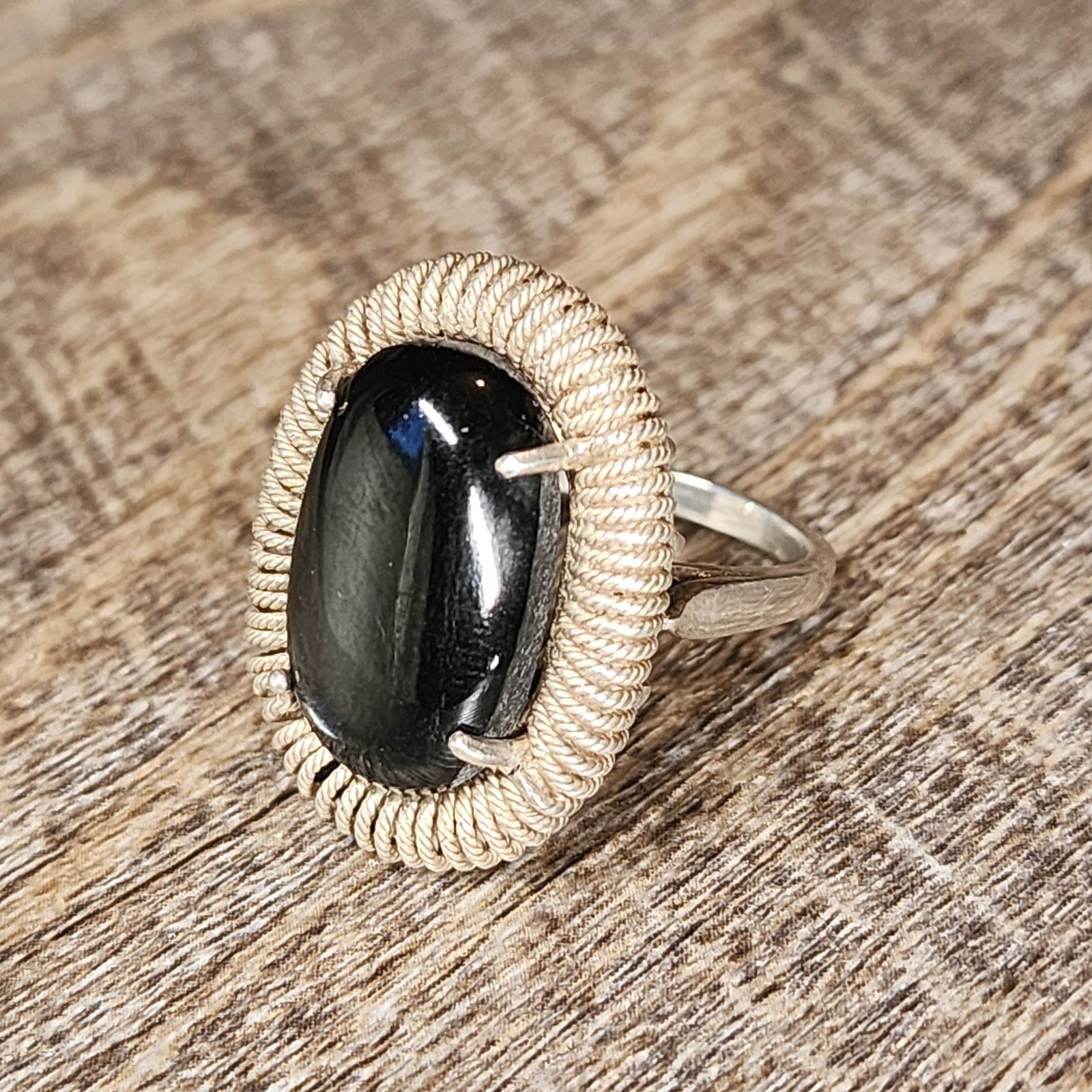 VTG Native Southern Sterling Silver – Obsidian Coiled Style Size 7.25 Ring