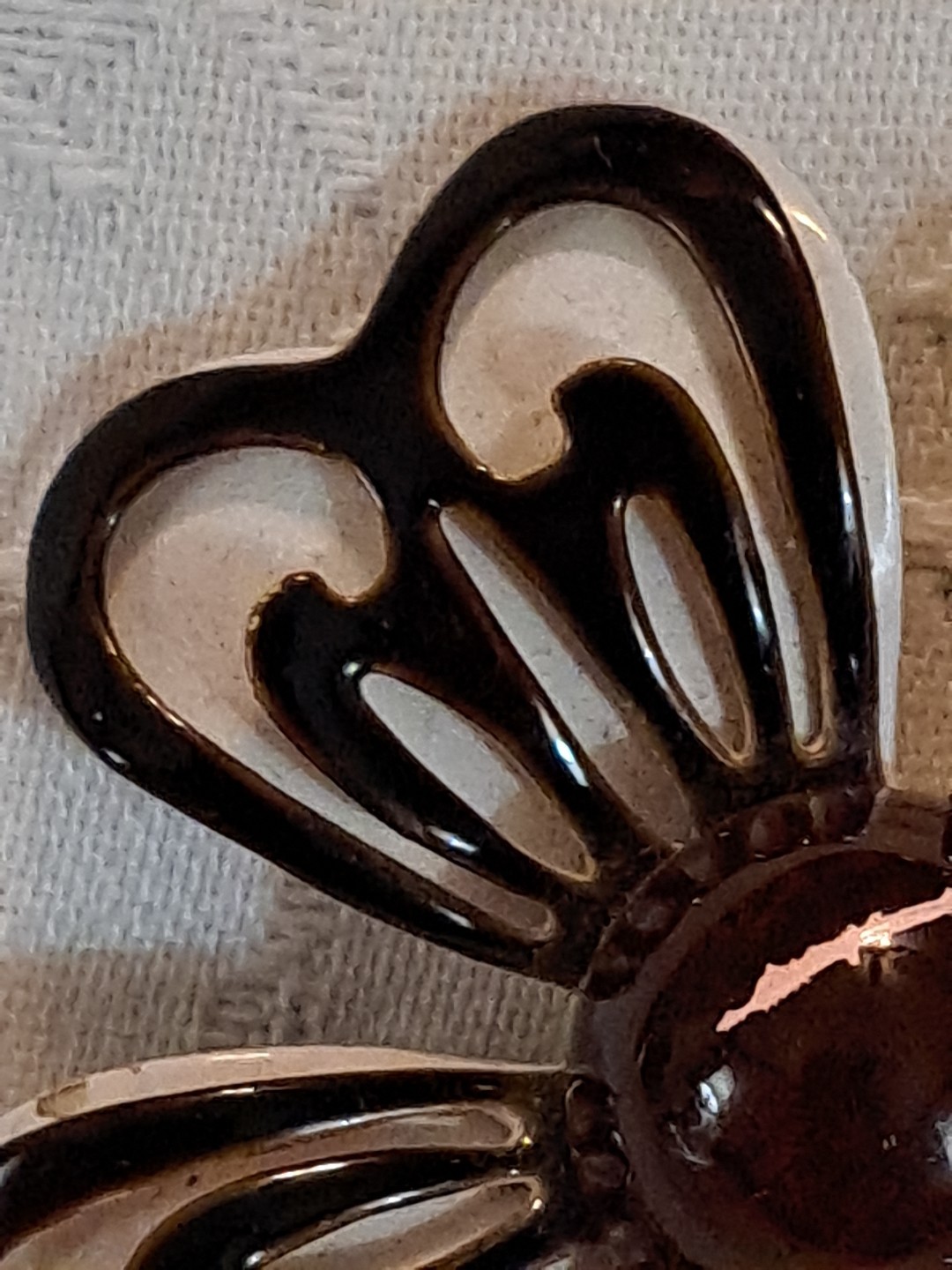 Vintage MOD Brown & White Flower Brooch Pin with Scratch