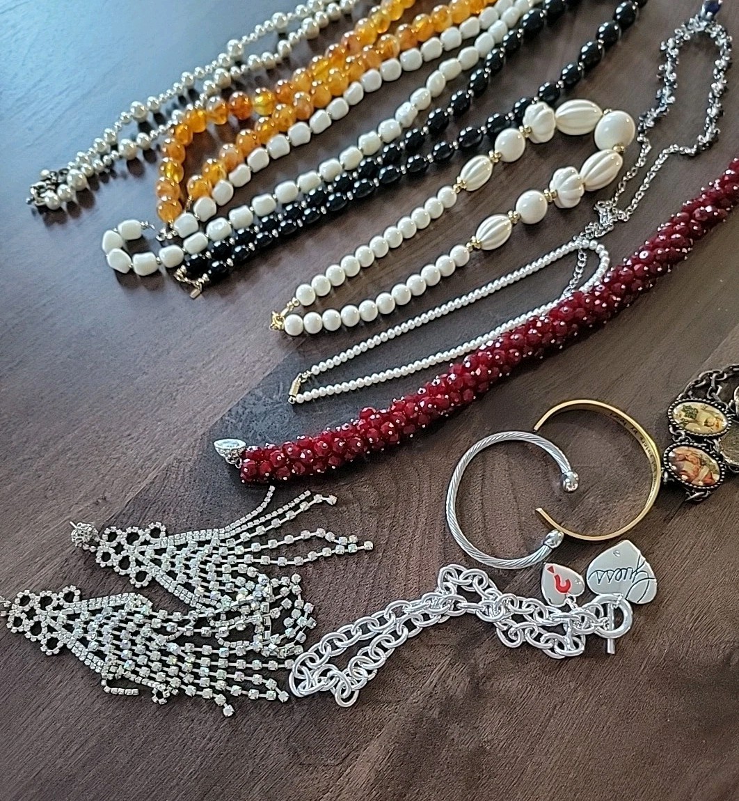 Vintage Modern Costume Jewelry Lot Of 20 Beaded Necklaces Bracelets Earrings