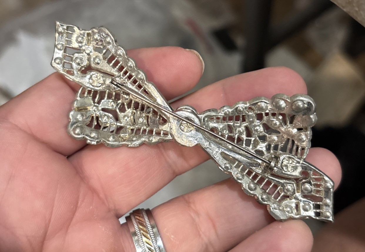 Vtg New England Glass Works Lacy Rhinestone Bow Brooch – 3 3/4″