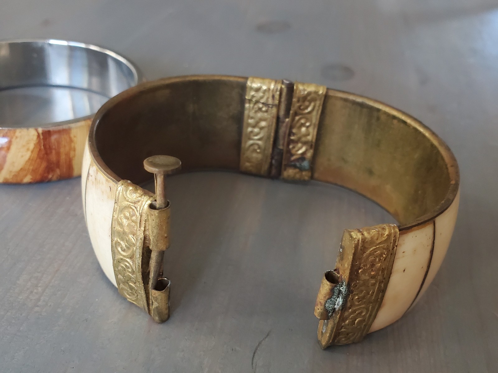 Lot Of Vintage Bangle Bracelets. Brass And Bone. Lucite And Wood.