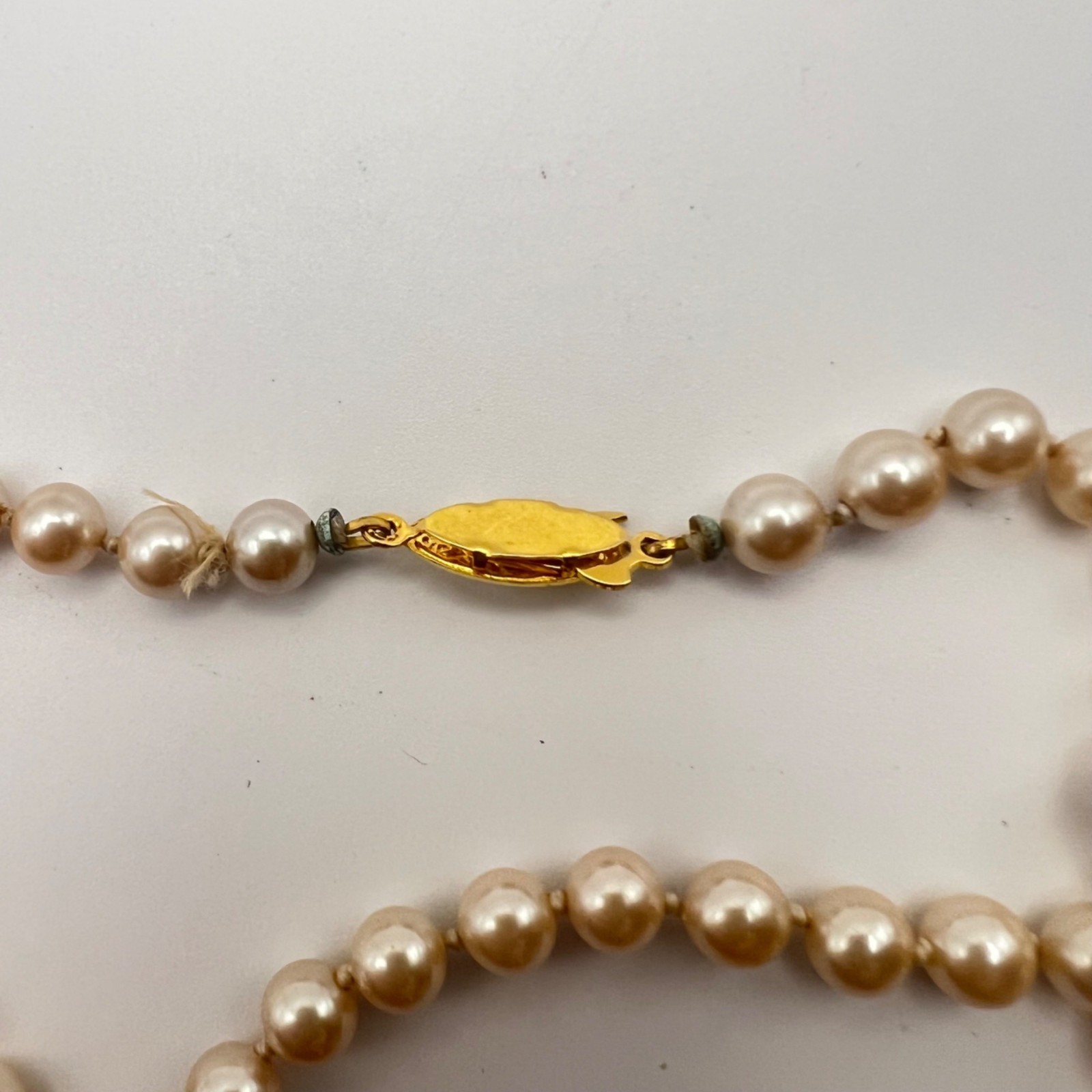 Vintage 17″ Hand Knotted Glass Pearl Necklace Gold-Tone Filigree Clasp 6mm Bride