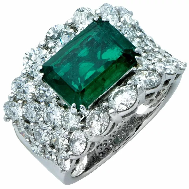 14.00ct Zambian Emerald And Is Accented By 32 Round Brilliant Cut CZ Women Ring