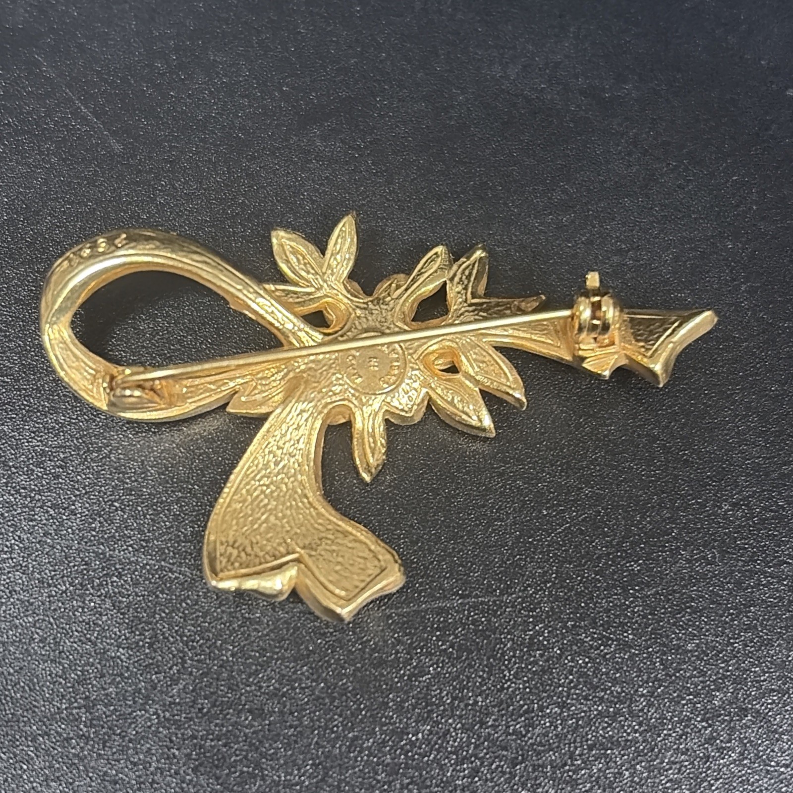 Made in England Gold Tone Brooch Ribbon And Flower. Rollover Safety Clasp “2 w