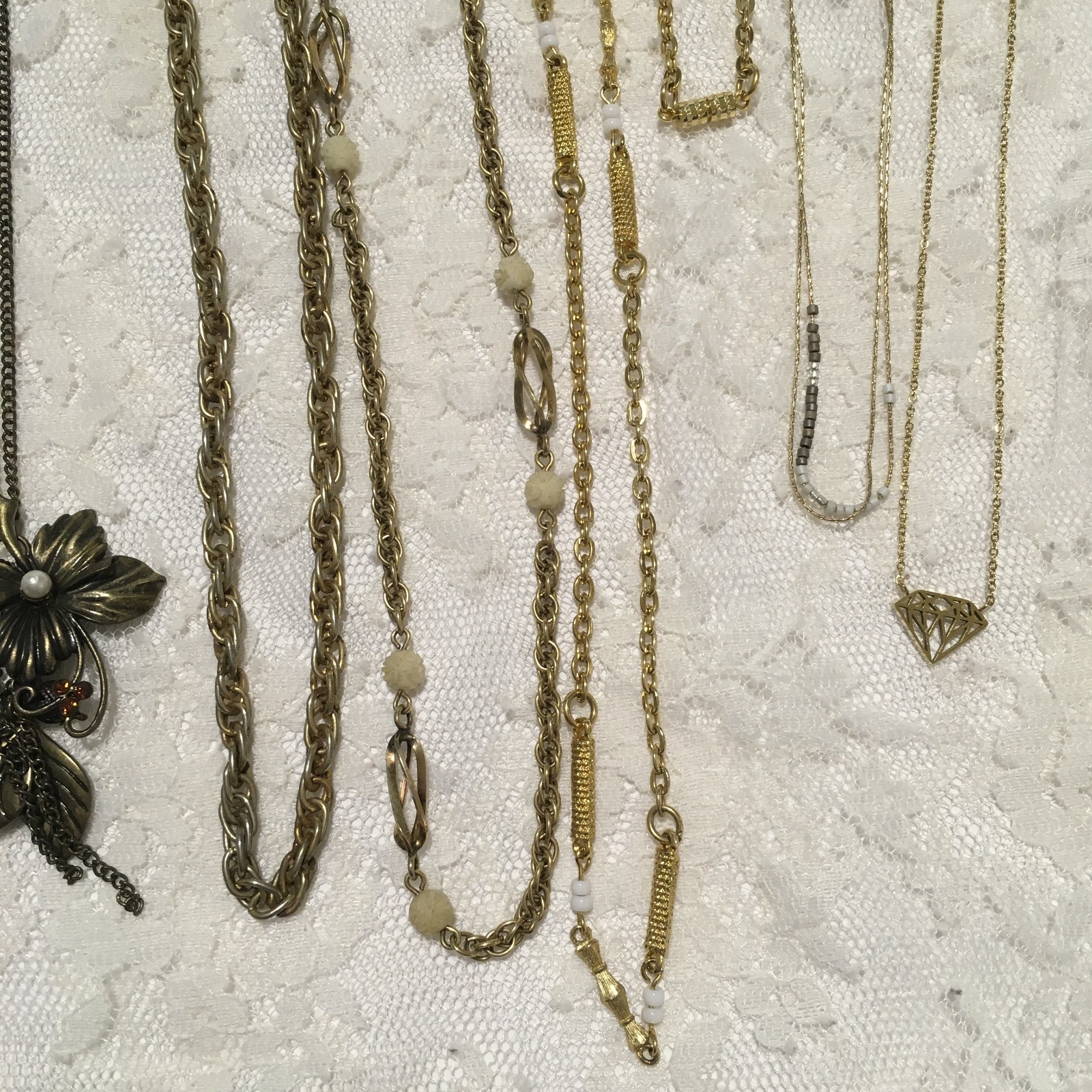 Vintage Necklace Lot Gold tones Lot of 10 Dainty Layering Modern -Vintage
