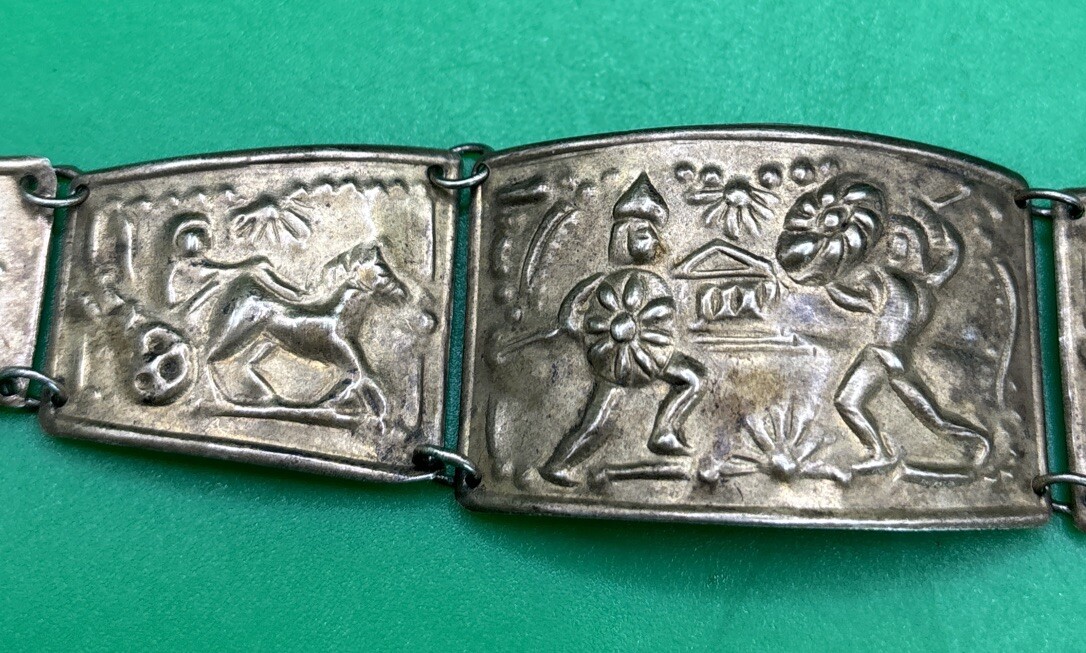 Vintage Signed 1175 AR 925 Gold Wash Sterling Panel Battle Scene Bracelet