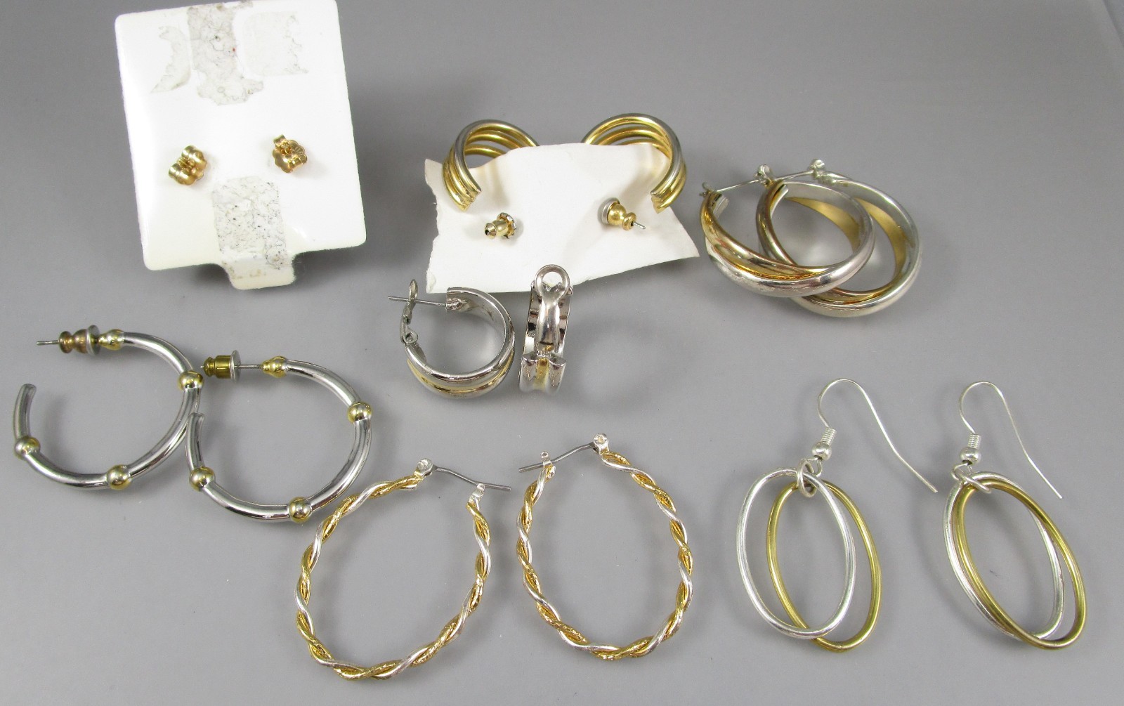 Vtg Mod Retro Varying Colors & Multi Styles LOT of 7 Post Pierced Earrings 151X