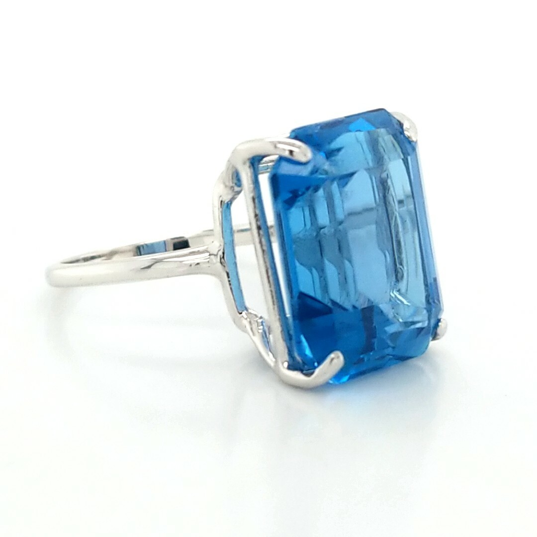Vintage 14K White Gold Engagement Ring 14.57CT. Blue Topaz Rectangular Shape