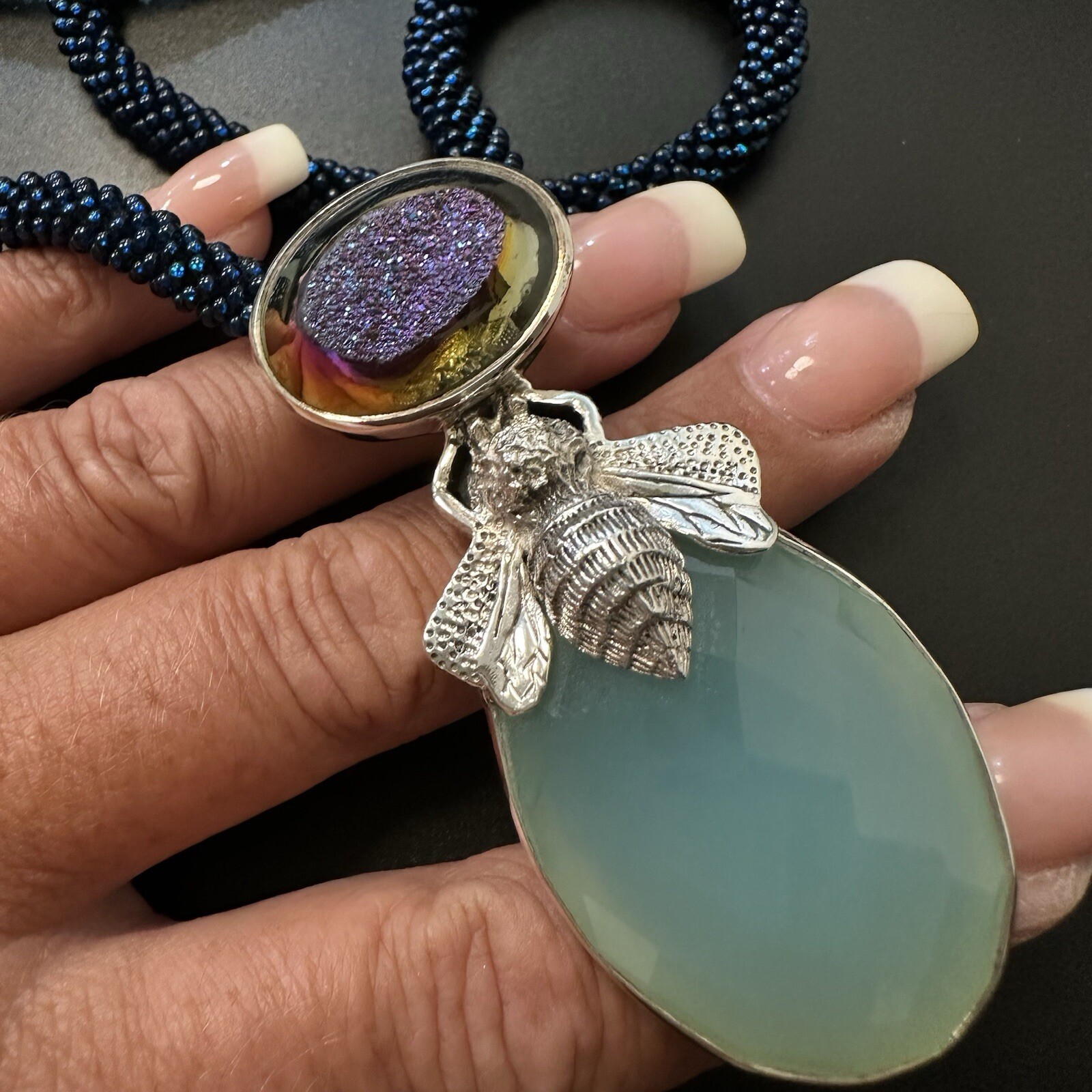 ESTATE STERLING AMY KAHN RUSSEL CHALCEDONY DRUZY QUARTZ BEE BROOCH NECKLACE 23”