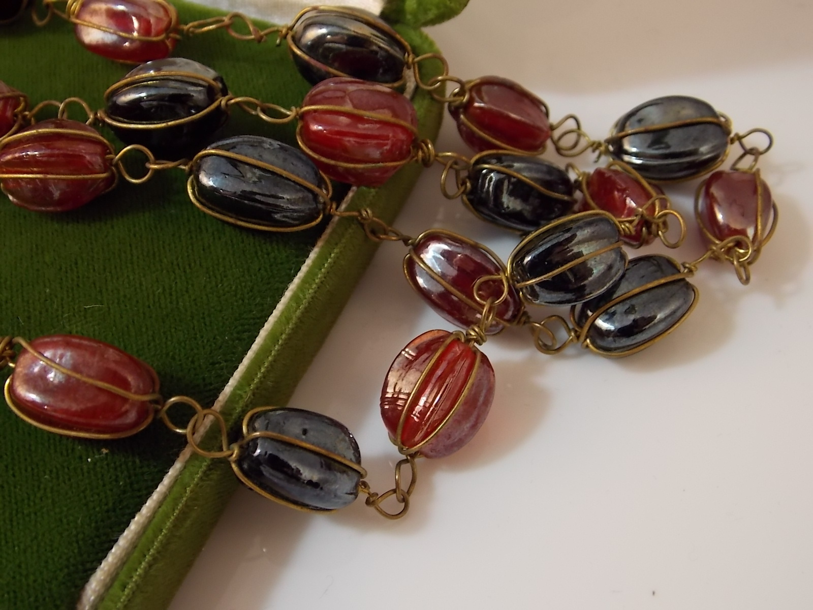 Vintage Red Black Molded Glass Wire Wrapped Link 38″ Long Wired Necklace 8b 20