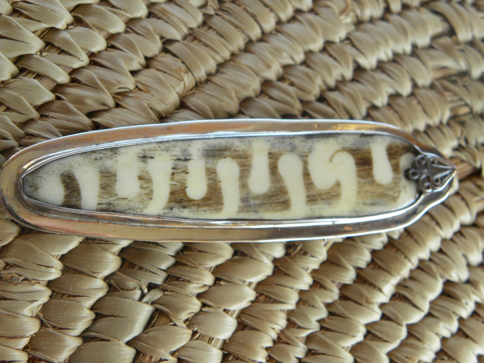 AMY KAHN RUSSELL STERLING SILVER ELONGATED PENDANT BROOCH PIN 3-3/4″