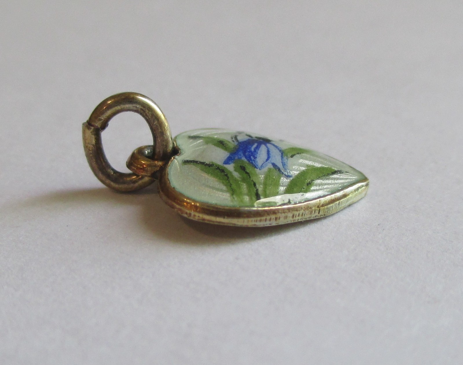 1/2in SMALL VINTAGE STERLING SILVER ENAMEL FLOWER HEART CHARM Gold Wash