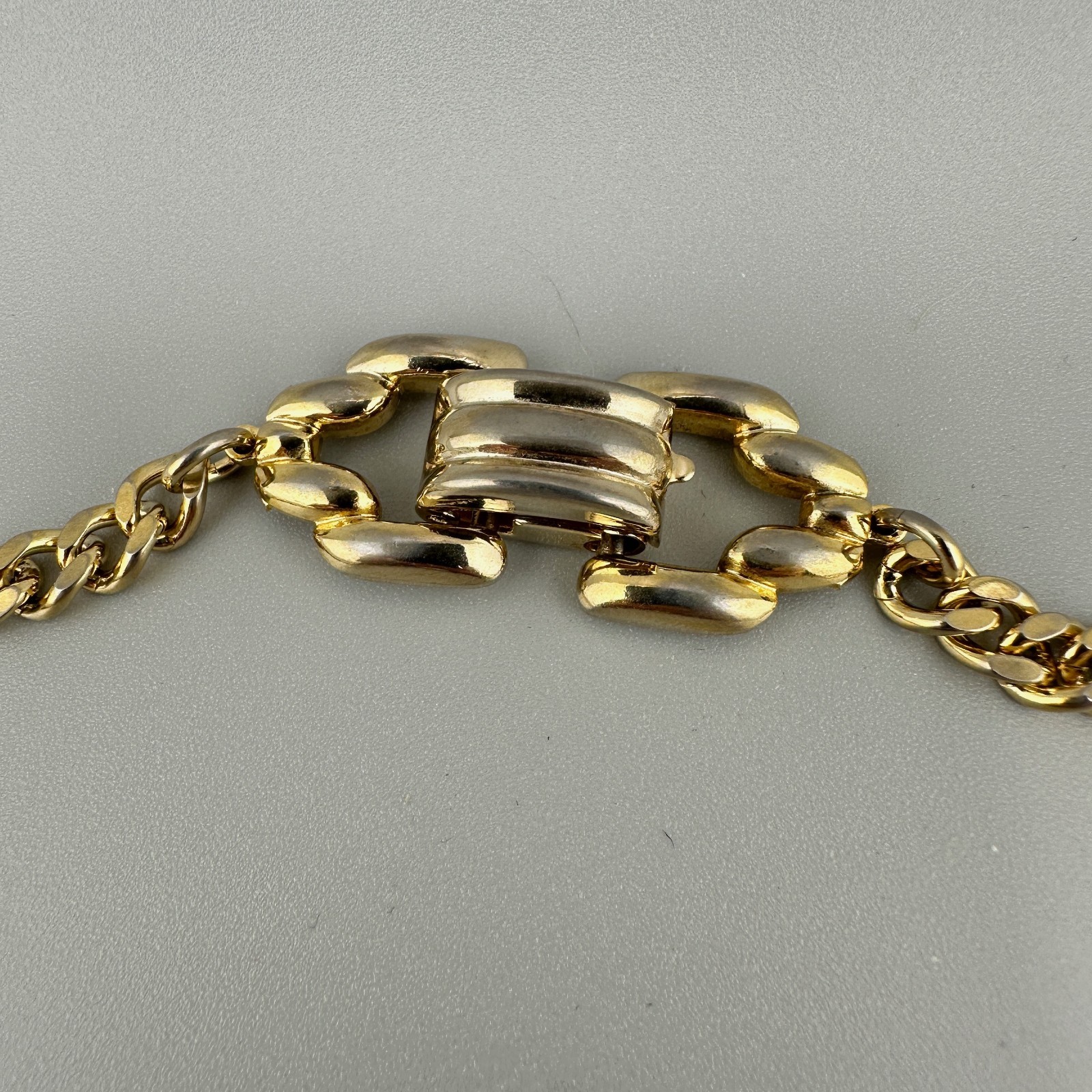 Vintage Chunky Statement Necklace Gold Tone Open Oval Link Retro Collar 1980s