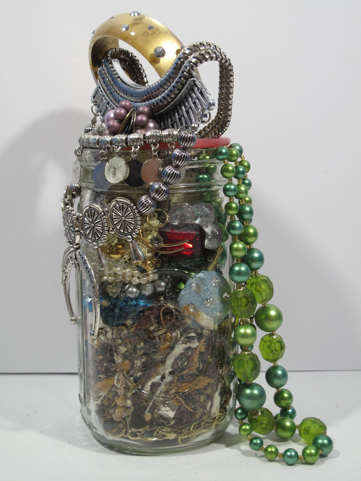 1.75 lbs Mystery Jewelry Lot VTG to Now All Wearable Necklaces~JAR NOT INCLUDED
