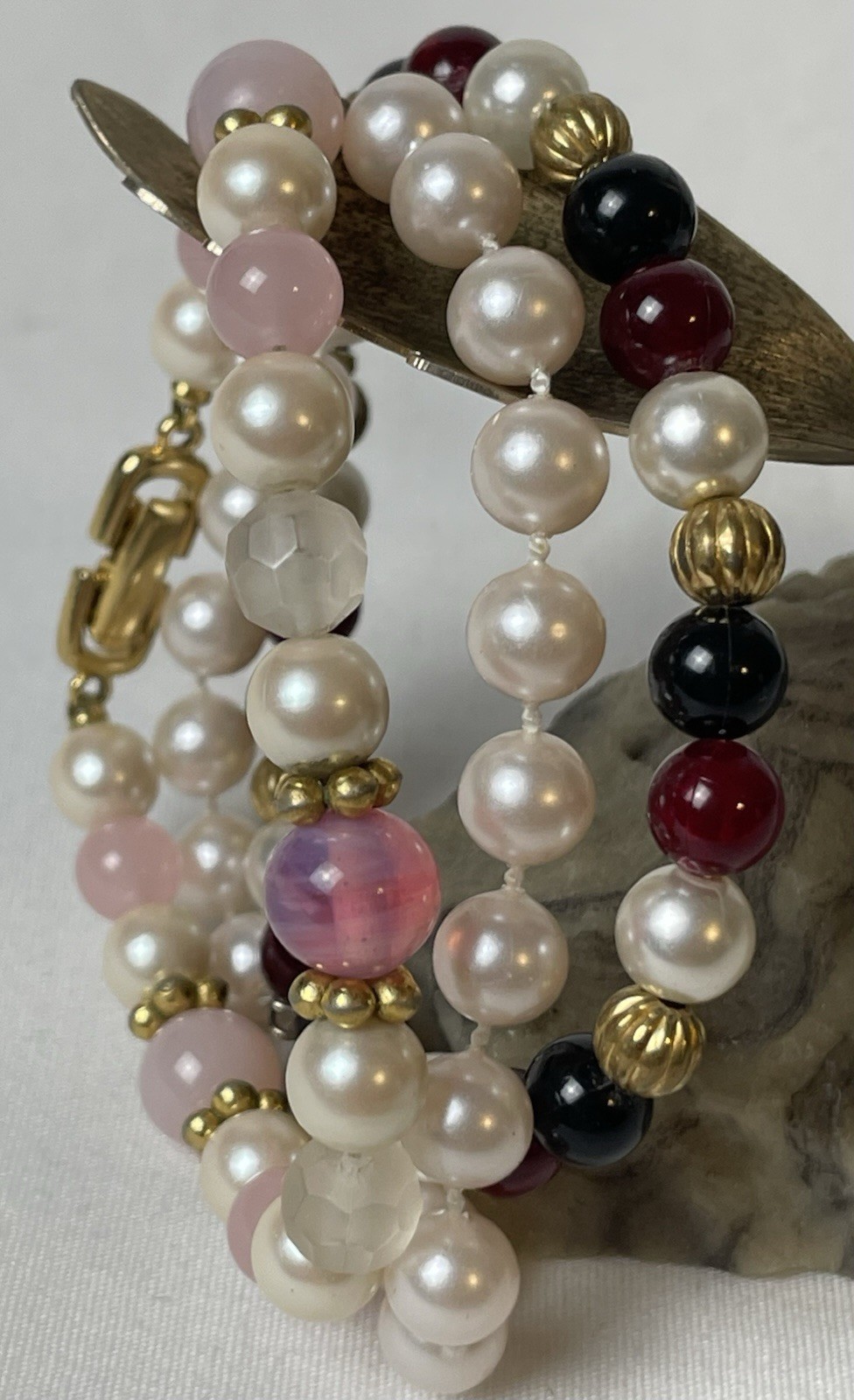 Lit 3 Vtg Faux Pearl Beaded Bracelets 7.5” White Pink Black Gold Toned Clasps