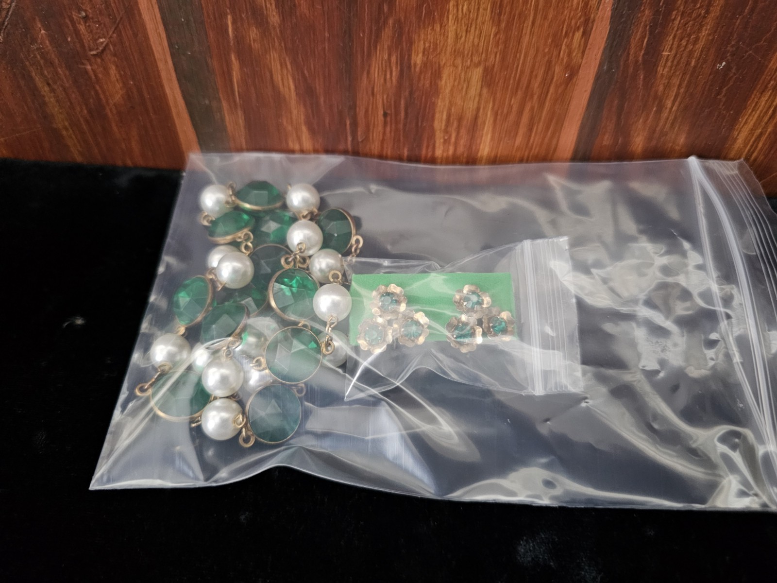 Vtg Green Acrylic Bezel Set Crystal Faux Pearl Goldtone Necklace Screwback Ear