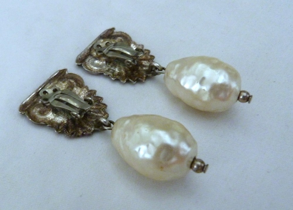2″ VINTAGE STERLING SILVER ETRUSCAN LARGE FAUX BAROQUE PEARL DANGLE EARRINGS