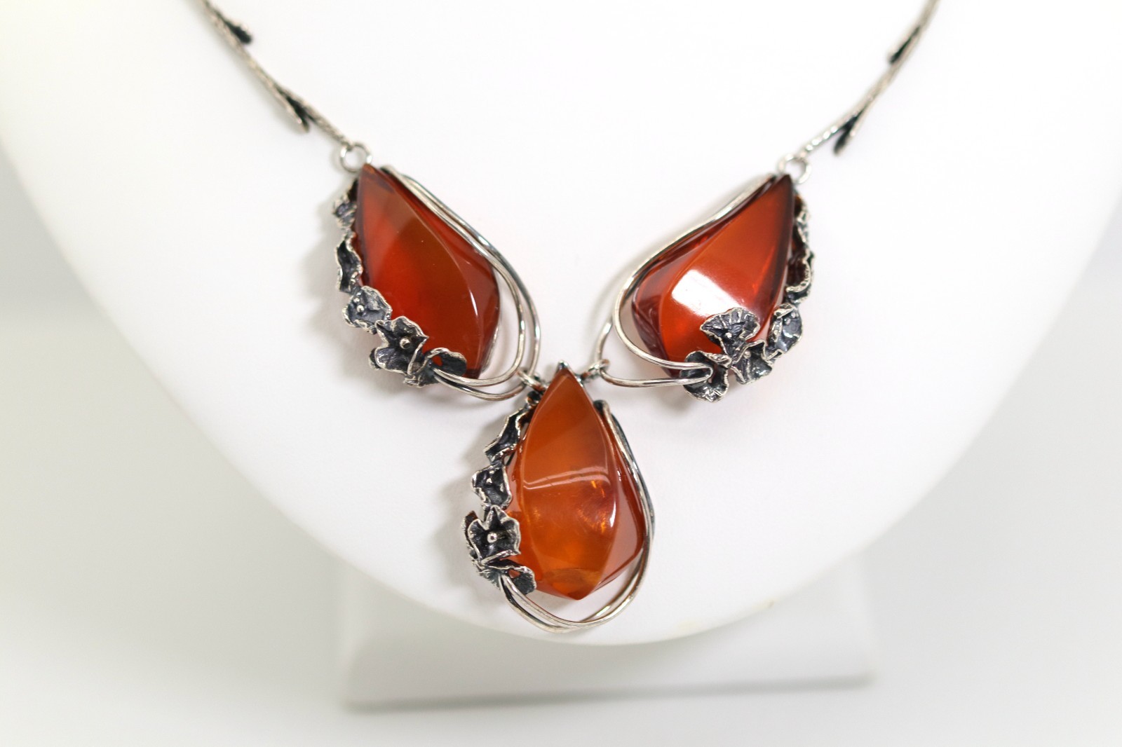 Vintage 925 Sterling Silver Amber Flower Floral Pendant Necklace L: 45cm