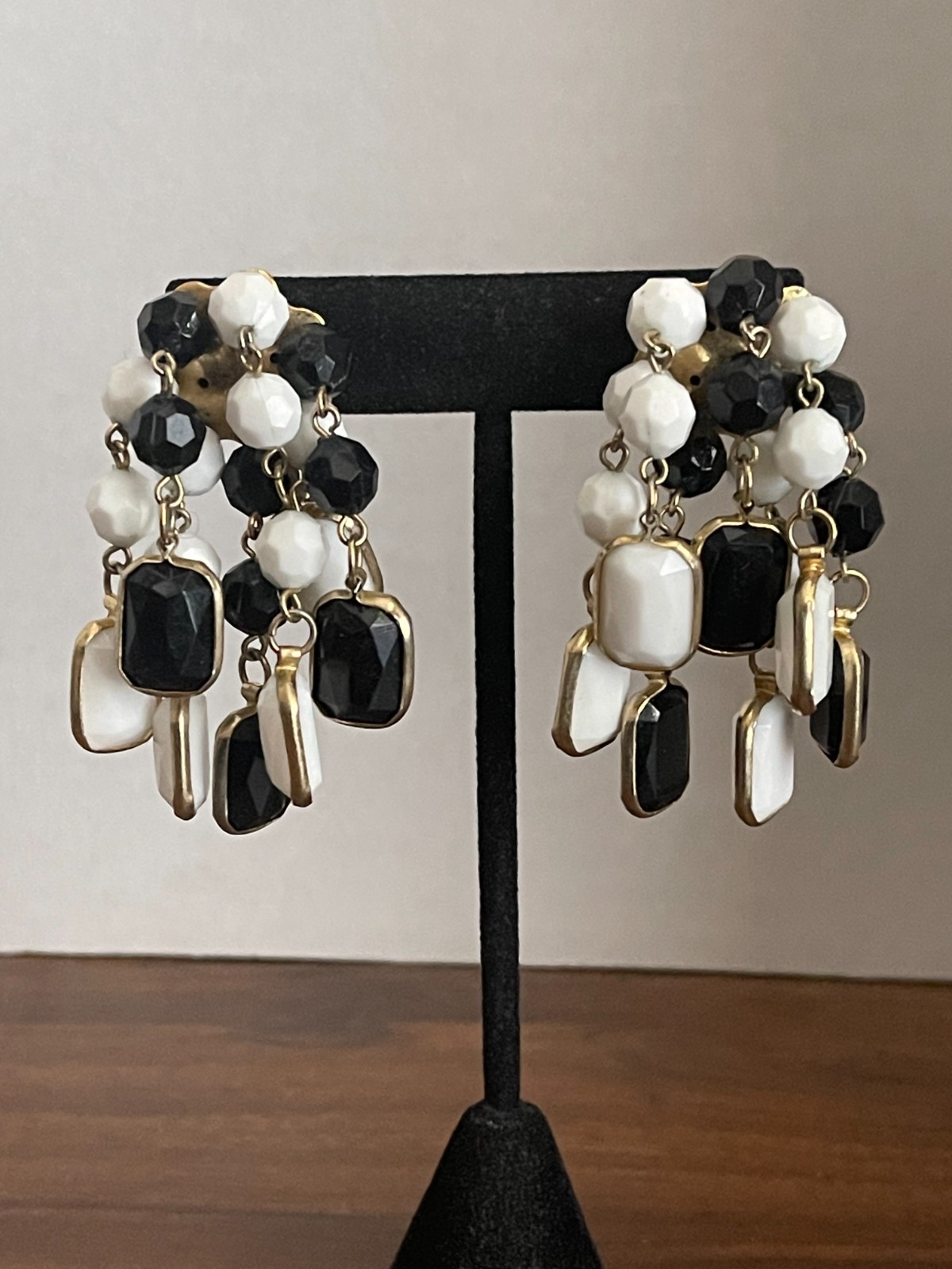 VTG 80s Runway clip waterfall Earrings chunky white Black Dangle lucite cluster