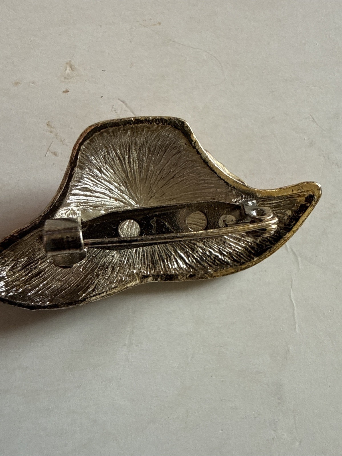VTG Red Hat Society Enamel Brooch Pin Red Enamel Silver Tone Metal & Rhinestones