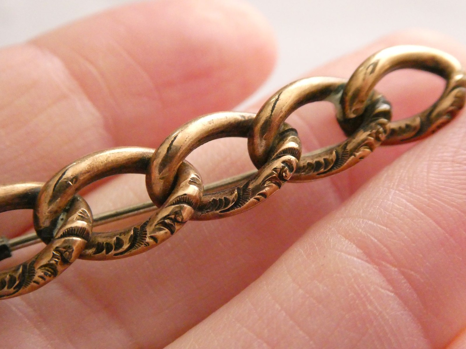 Antique Unmarked 12k Gold Fill Victorian Chased Loops Pin 6.7g 56mm Length