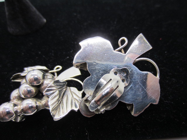 VTG Sterling Silver MEXICO TAXCO Bunch of Grapes Pin/Pendant & Earring Set 63.7g