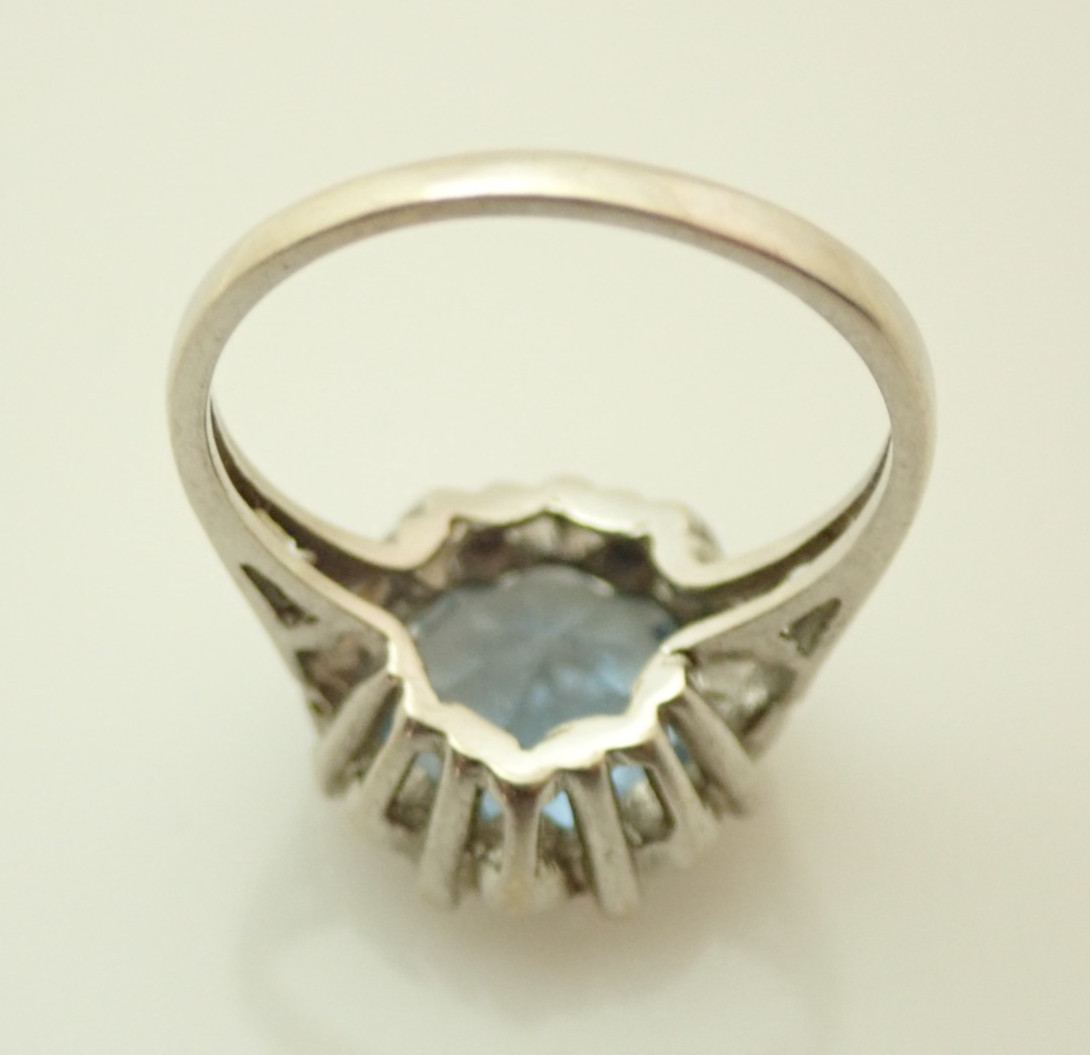 10k Solid White Gold Fancy Cut Star Starburst Blue Topaz Estate Band Ring 5.25