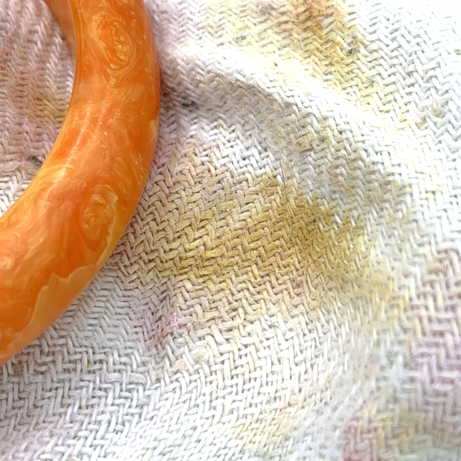 Vintage 12 mm Wide BAKELITE Bangle Bracelet Orange Marbled 29.3g 8″ IC
