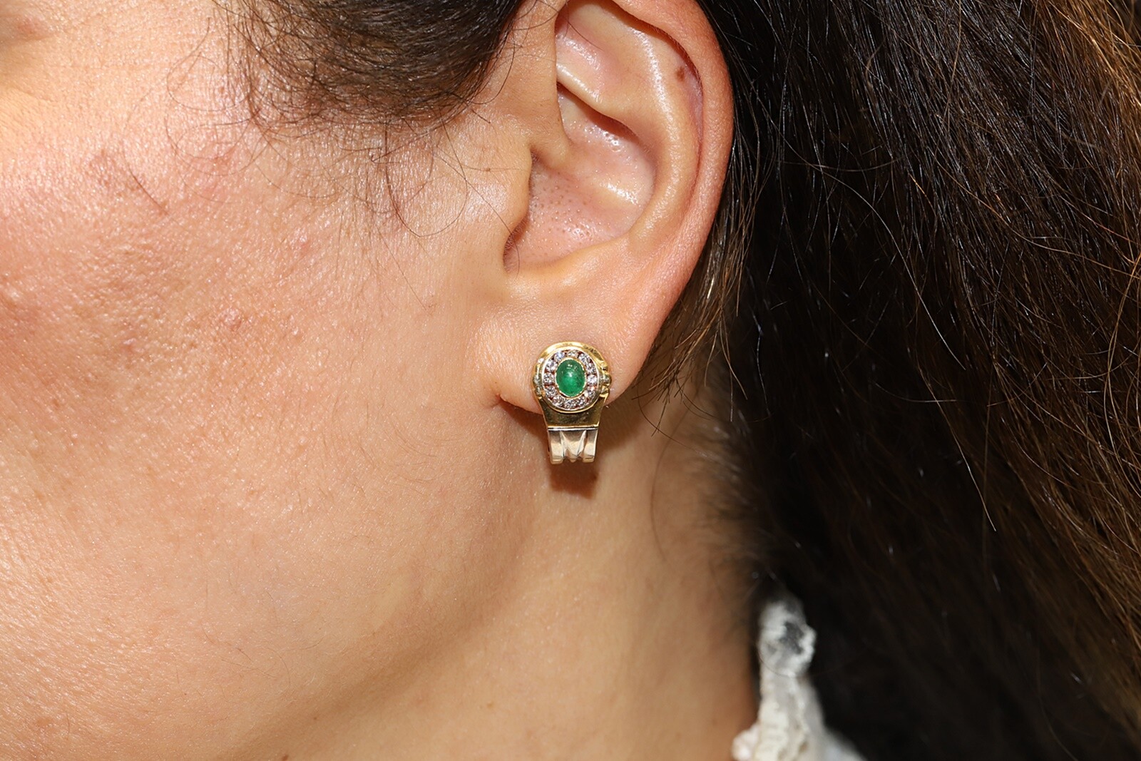 Vintage 18k Gold Natural Diamond And Cabochon Cut Emerald Earring