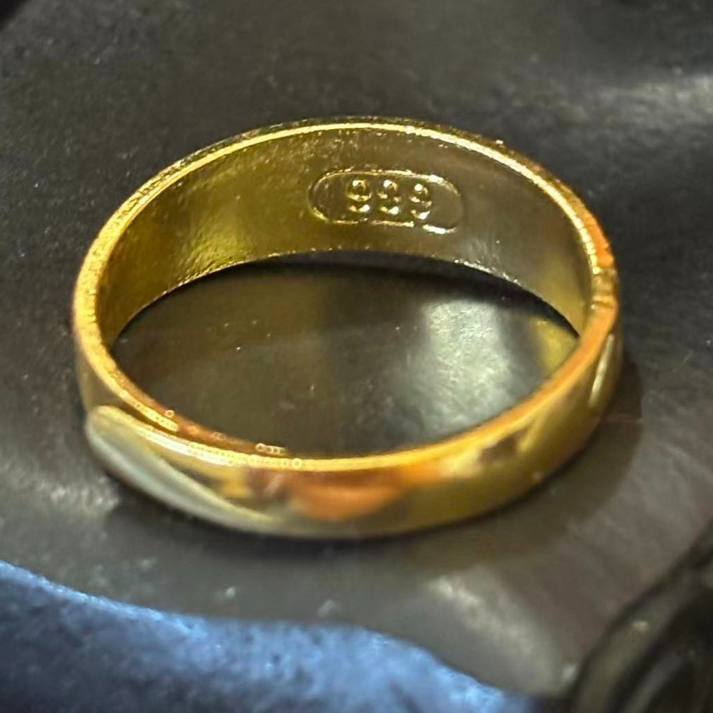 VTG Floral Gold-plated (NOT SURE) Ring Band marked ‘999’, Size 8.5 adjustable